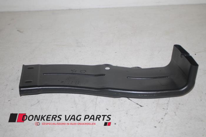 Begagnade Lufttratt Audi A8 (D4) 4.0 V8 32V TFSI Quattro Pris € 11,99 Inklusive moms erbjuds av Donkers VAG Parts