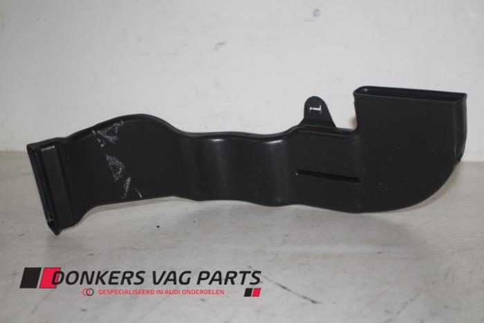 Begagnade Lufttratt Audi A8 (D4) 4.0 V8 32V TFSI Quattro Pris € 9,99 Inklusive moms erbjuds av Donkers VAG Parts