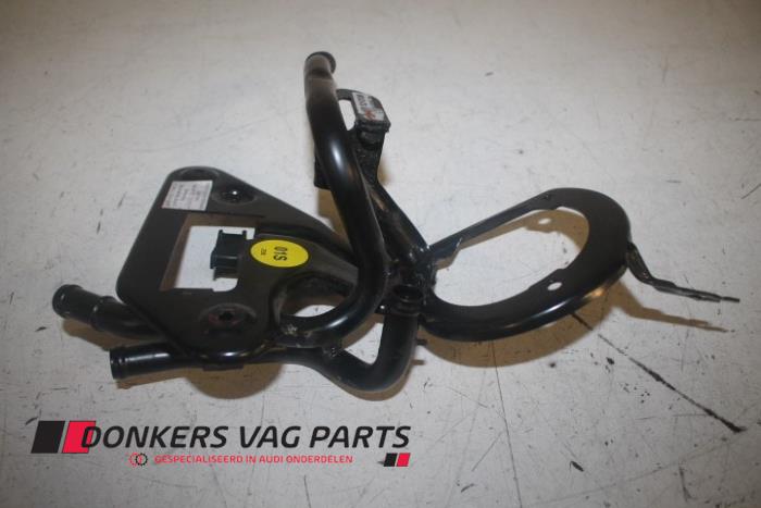Begagnade Vattenrör Audi RS 6 Avant (C7) 4.0 V8 TFSI 32V Pris € 50,00 Inklusive moms erbjuds av Donkers VAG Parts