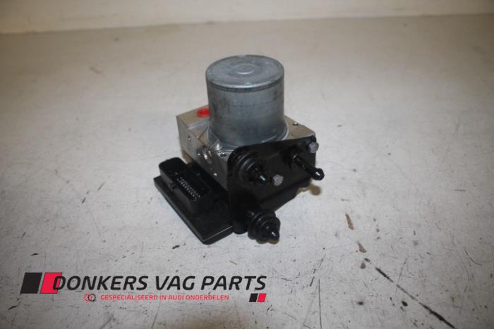 Begagnade ABS-pump Audi SQ5 (8RB) 3.0 TDI V6 24V Pris € 500,00 Marginaltabell erbjuds av Donkers VAG Parts
