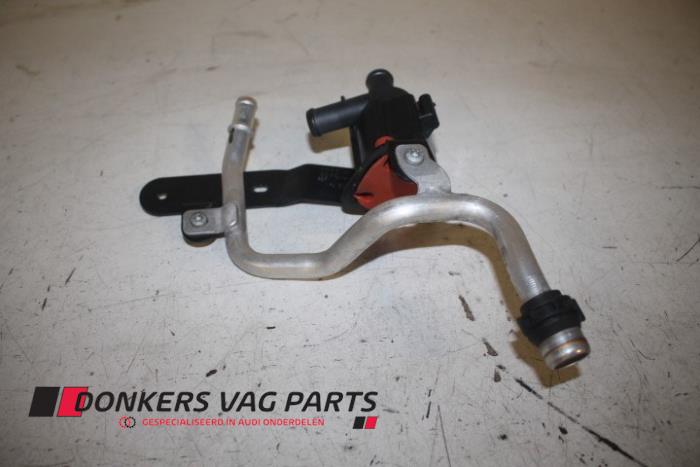 Usagé Pompe à eau Audi SQ5 (8RB) 3.0 TDI V6 24V Prix € 50,00 Règlement à la marge proposé par Donkers VAG Parts