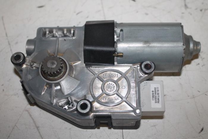 Sunroof motor from a Audi A3