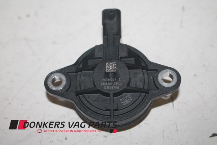 Nockenwelle Sensor van een Audi RS 4 Avant (B9) 2.9 V6 TFSI 24V 2018