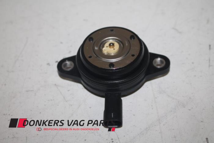 Begagnade Kamaxelsensor Audi RS 4 Avant (B9) 2.9 V6 TFSI 24V Pris € 20,00 Inklusive moms erbjuds av Donkers VAG Parts