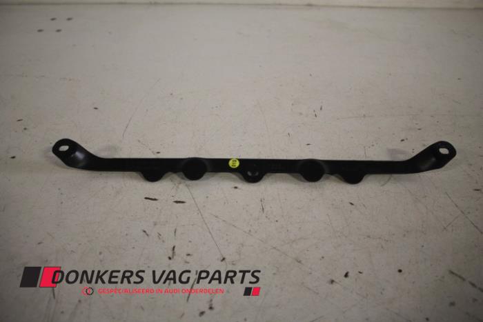 Używane Rózne Audi RS 4 Avant (B9) 2.9 V6 TFSI 24V Cena € 3,99 Z VAT oferowane przez Donkers VAG Parts
