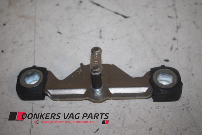 Trunk lock loop