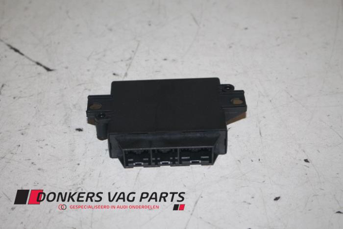 Usados Módulo PDC Audi RS7 Sportback (4GA/4GF) 4.0 V8 TFSI 32V Precio € 75,00 IVA incluido ofrecido por Donkers VAG Parts
