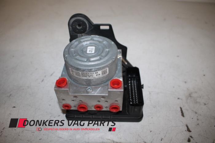 Usagé Bloc ABS Audi S3 Limousine (8VM/8VS) 2.0 TFSI 16V Prix € 100,00 Règlement à la marge proposé par Donkers VAG Parts
