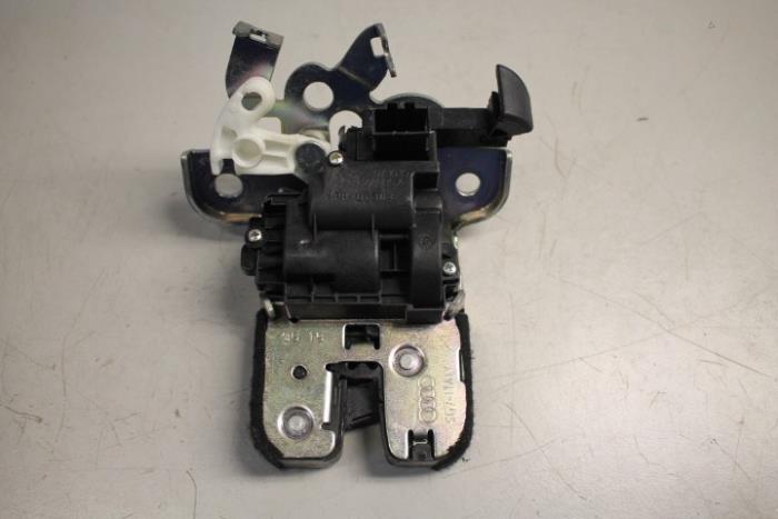 Tailgate lock mechanism from a Audi S3 2015