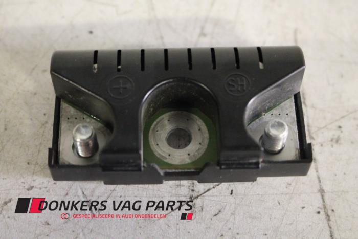 Używane Antena (rózne) Audi S3 Limousine (8VM/8VS) 2.0 TFSI 16V Cena € 8,00 Procedura marży oferowane przez Donkers VAG Parts