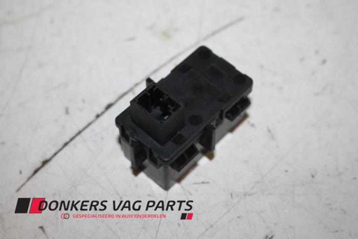 Używane Modul immobilizera Audi A6 Avant (C7) 2.0 TDI 16V Cena € 20,00 Procedura marży oferowane przez Donkers VAG Parts
