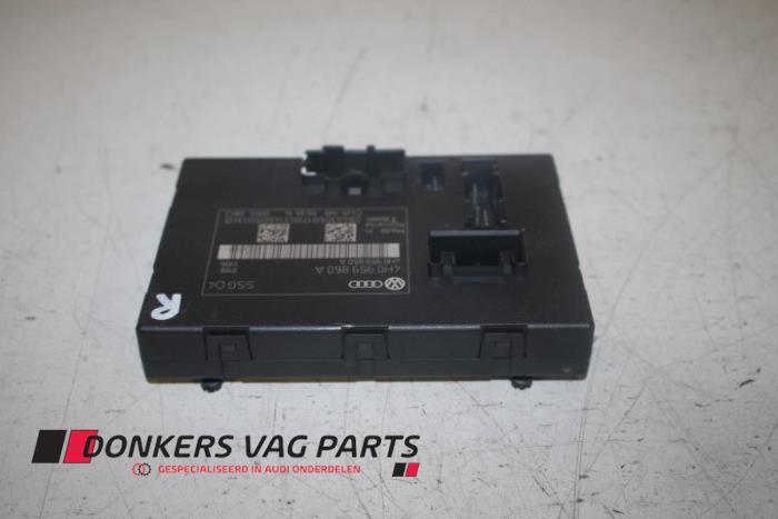 Begagnade Sätesdator Audi S8 (D4) 4.0 V8 TFSI 32V Pris € 175,00 Inklusive moms erbjuds av Donkers VAG Parts