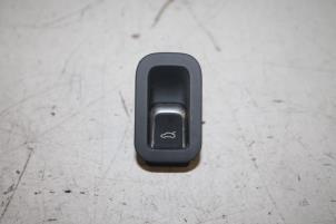 Used Tailgate switch Audi A8 Price € 12,00 Margin scheme offered by Autoparts Veghel