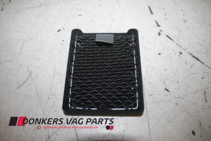 Używane Schowek Audi A5 (8T3) 1.8 TFSI 16V Cena € 10,00 Procedura marży oferowane przez Donkers VAG Parts