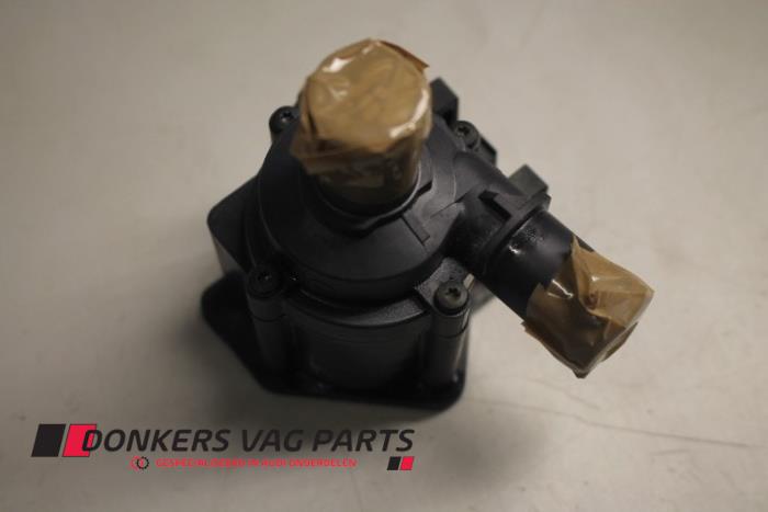 Begagnade Vattenpump Audi A5 (8T3) 1.8 TFSI 16V Pris € 24,20 Marginaltabell erbjuds av Donkers VAG Parts
