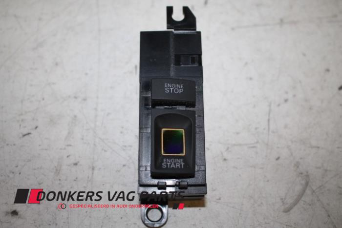 Usagé Commande start/stop Audi S8 (D3) 5.2 V10 40V Prix € 60,00 Règlement à la marge proposé par Donkers VAG Parts