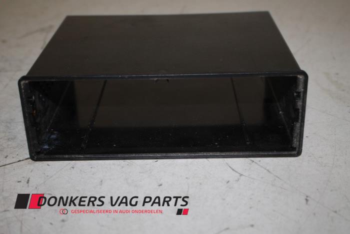 Begagnade Stöd (diverse) Audi S8 (D3) 5.2 V10 40V Pris € 3,00 Marginaltabell erbjuds av Donkers VAG Parts