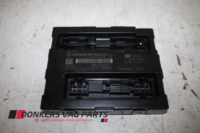 Używane Modul Comfort Audi S6 Avant (C7) 4.0 V8 TFSI Cena € 125,00 Procedura marży oferowane przez Donkers VAG Parts
