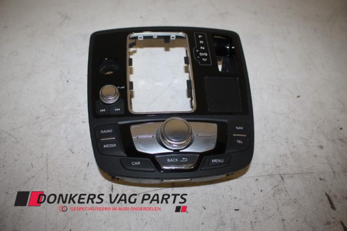 Head unit multimedia control