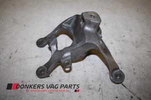 Engine mount from a Audi S6 Avant (C7) 4.0 V8 TFSI 2012