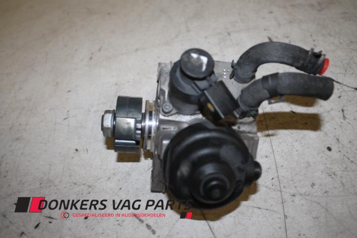 Begagnade Högtryckspump Audi A5 Sportback (8TA) 2.0 TDI 16V Quattro Pris € 125,00 Marginaltabell erbjuds av Donkers VAG Parts