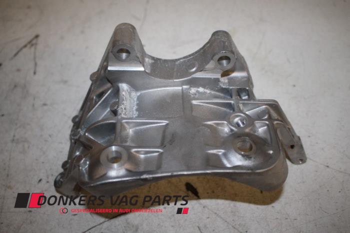 Usagé Support dynamo haut Audi SQ5 (FYB/FYG) 3.0 TDI V6 24V Mild hybrid Prix € 20,00 Prix TTC proposé par Donkers VAG Parts