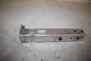 Used Chassis bar, front Audi S8 Price € 50,00 Margin scheme offered by Autoparts Veghel