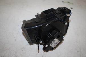 Used Heater valve motor Audi S8 Price € 40,00 Margin scheme offered by Autoparts Veghel