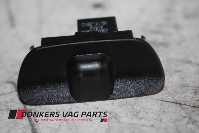 Begagnade Ljussensor Audi S6 Avant (C7) 4.0 V8 TFSI Pris € 15,00 Marginaltabell erbjuds av Donkers VAG Parts