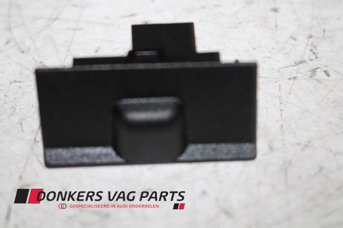 Begagnade Ljussensor Audi A4 Pris € 20,00 Marginaltabell erbjuds av Donkers VAG Parts