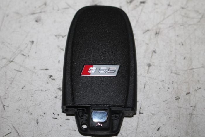 Schlüssel Gehäuse van een Audi Q5