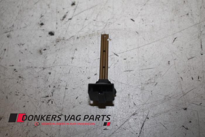 Używane Termometr Audi A4 Avant (B8) 2.0 TDI 16V Cena € 10,00 Procedura marży oferowane przez Donkers VAG Parts