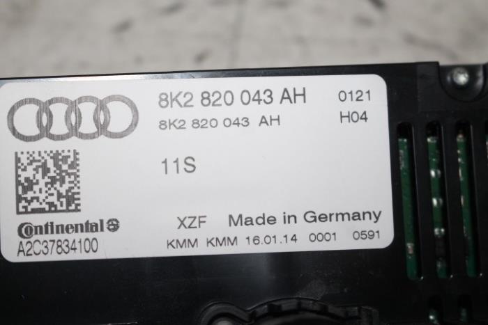 Climatronic Panel van een Audi A4 Avant (B8) 2.0 TDI 16V 2014