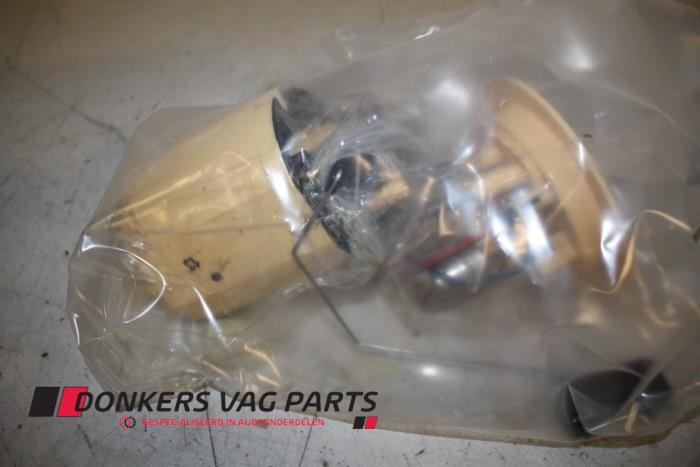 Usagé Pompe à carburant Audi A4 Avant (B8) 2.0 TDI 16V Prix € 75,00 Règlement à la marge proposé par Donkers VAG Parts