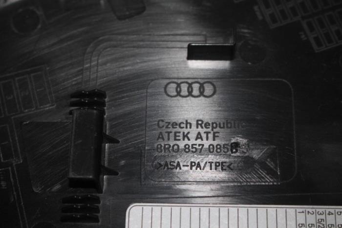 Element deski rozdzielczej z Audi Q5 2012