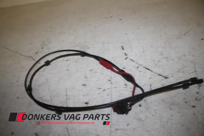 Używane Kabel (rózne) Audi Q8 Cena € 25,00 Procedura marży oferowane przez Donkers VAG Parts
