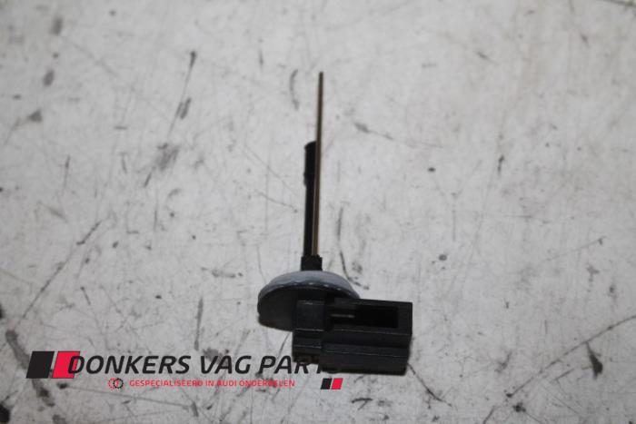 Używane Termometr Audi Q7 (4MB/4MG) 3.0 TDI V6 24V Cena € 10,00 Procedura marży oferowane przez Donkers VAG Parts