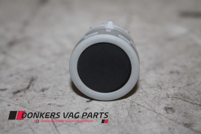 Używane Mikrofon Audi Q7 (4MB/4MG) 2.0 40 TFSI 16V Cena € 9,99 Z VAT oferowane przez Donkers VAG Parts