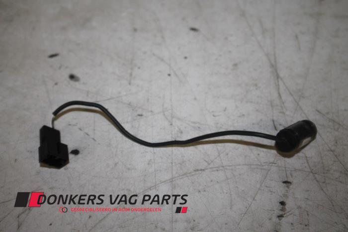 Używane Mikrofon Audi A4 Cena € 10,00 Procedura marży oferowane przez Donkers VAG Parts