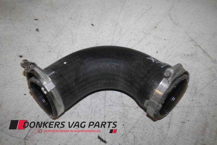 Usagé Tuyau intercooler Audi Q7 (4MB/4MG) 2.0 40 TFSI 16V Prix € 34,99 Prix TTC proposé par Donkers VAG Parts