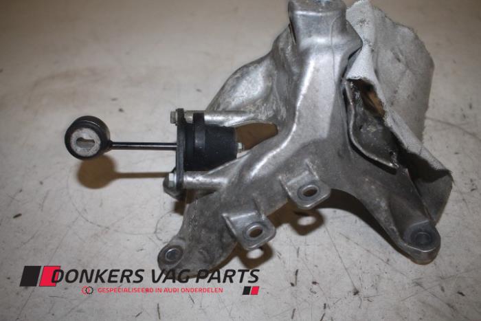 Used Engine mount Audi Q7 (4MB/4MG) 2.0 40 TFSI 16V Price € 30,00 Inclusive VAT offered by Donkers VAG Parts