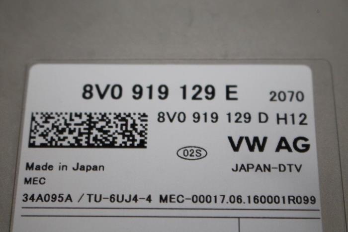 その他 Audi 8V0 919 129 E Audi 8V0 919 129 E