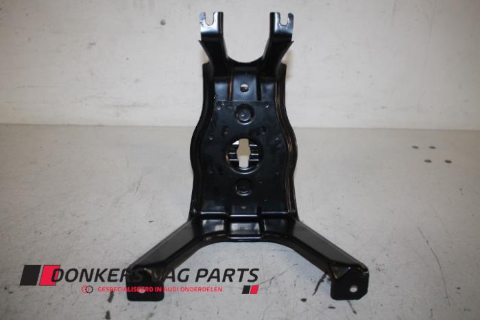 Trunk bracket