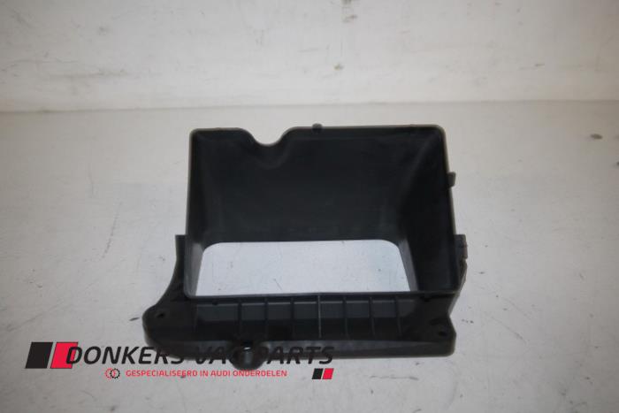 Begagnade Lufttratt Audi S4 Avant (B9) 3.0 TFSI V6 24V Pris € 5,00 Inklusive moms erbjuds av Donkers VAG Parts