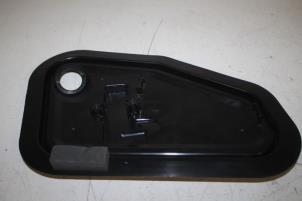 Used Door plate 4-doors right rear Audi Q7 Price € 15,00 Margin scheme offered by Autoparts Veghel