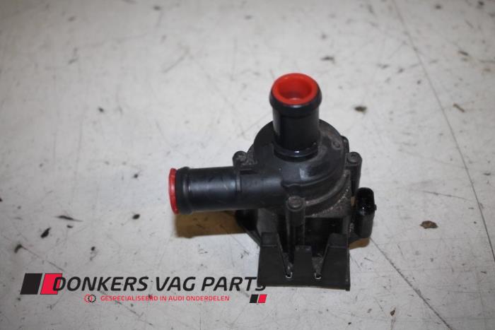 Begagnade Vattenpump Audi A5 Sportback (8TA) 1.8 TFSI 16V Pris € 50,00 Marginaltabell erbjuds av Donkers VAG Parts