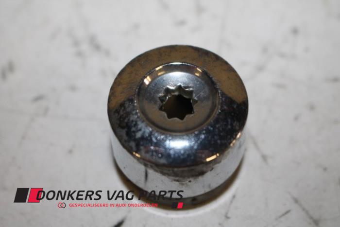 Używane Kolpak Audi Rózne Cena € 2,00 Procedura marży oferowane przez Donkers VAG Parts
