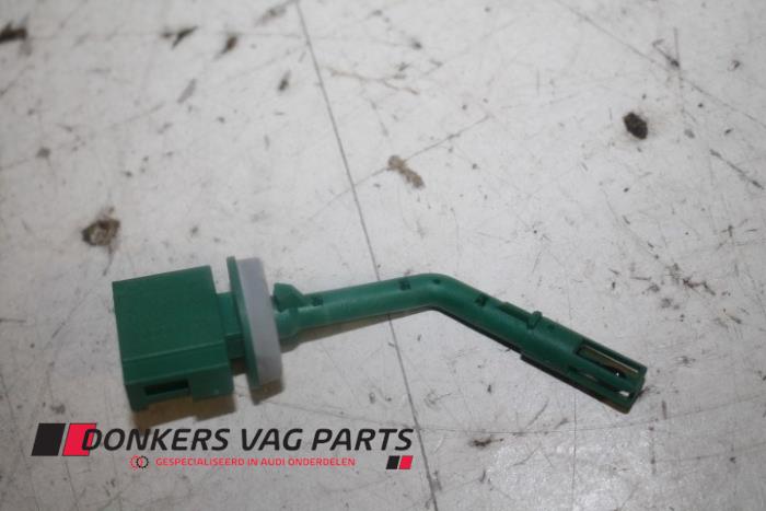 Używane Termometr Audi S8 (D3) 5.2 V10 40V Cena € 10,00 Procedura marży oferowane przez Donkers VAG Parts