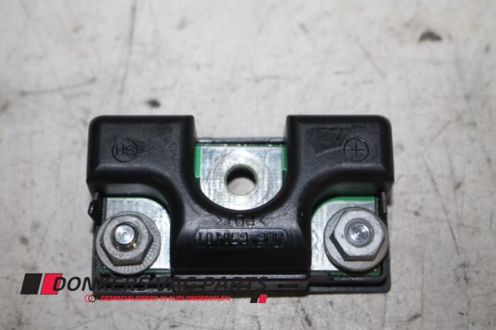 Używane Antena (rózne) Audi A5 Cabrio (8F7) 3.0 TDI V6 24V Quattro Cena € 8,00 Z VAT oferowane przez Donkers VAG Parts