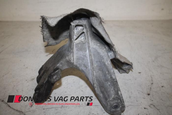 Usagé Support moteur Audi Q5 (8RB) 2.0 TDI 16V Quattro Prix € 9,99 Prix TTC proposé par Donkers VAG Parts